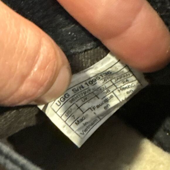 UGGs Pax Wedge booties size 7 - Picture 4 of 11